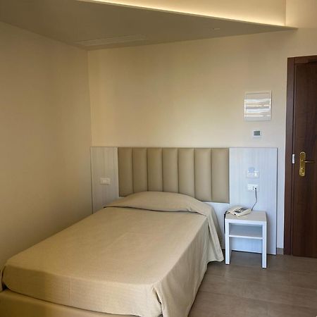 Hotel Vittoria ヴァスト エクステリア 写真